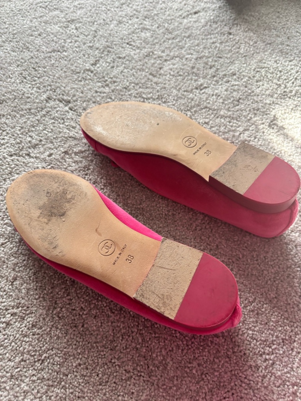 CHANEL Pink Velvet Bow Ballet Flats - Picture 4 of 6